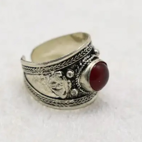 Carnelian stone Nepalese finger ring