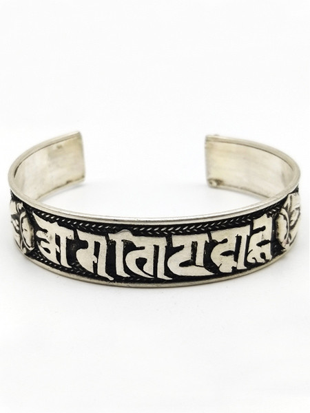 Collana Tibetana Multifilo Agathe Creation - Portafortuna Fatto A Mano Con Occhio Di Tigre
